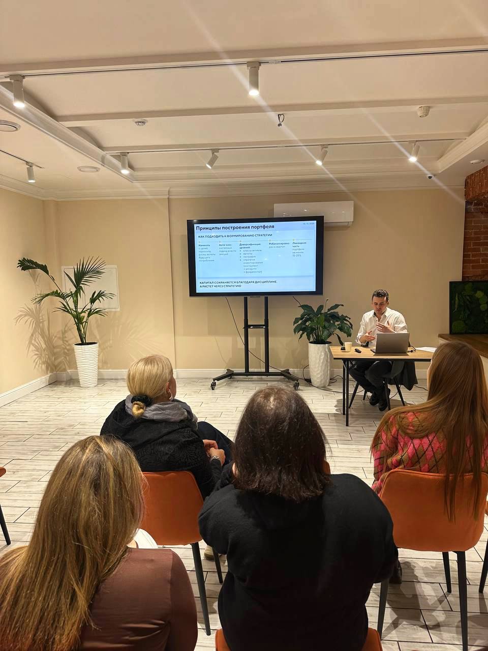 Cresco Finance провела выступление в Yan Club